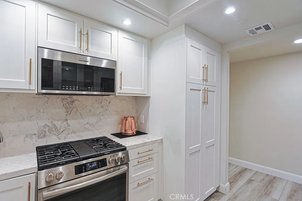 4326 Babcock #305 Studio City, CA 91604