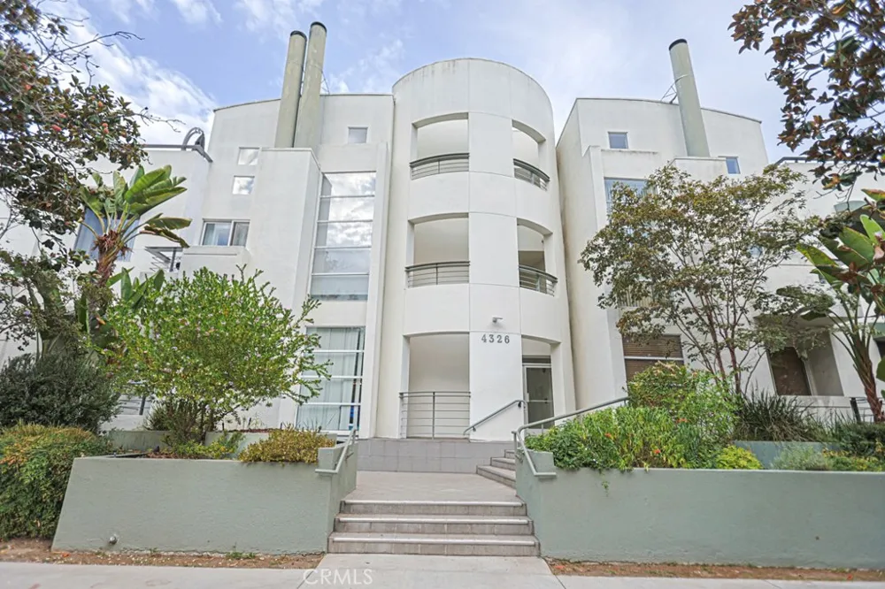 4326 Babcock #305 Studio City, CA 91604