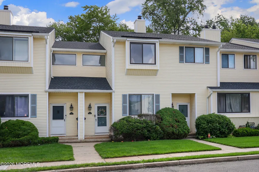253 Clubhouse Drive Middletown, NJ 07748