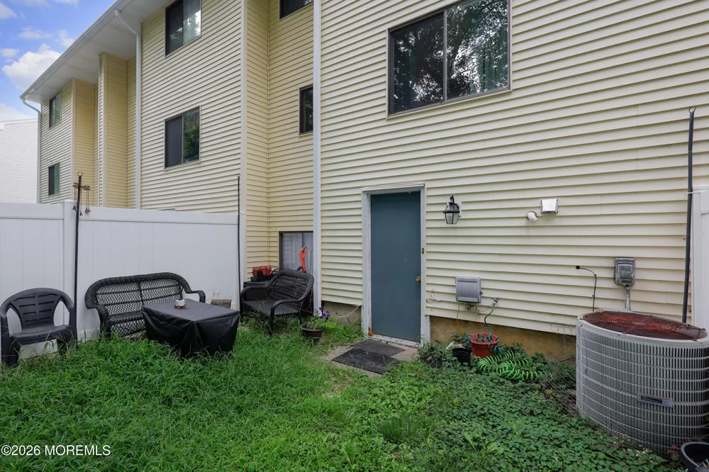 253 Clubhouse Drive Middletown, NJ 07748