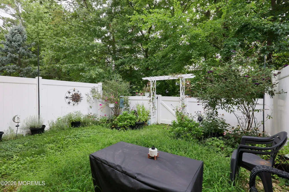 253 Clubhouse Drive Middletown, NJ 07748