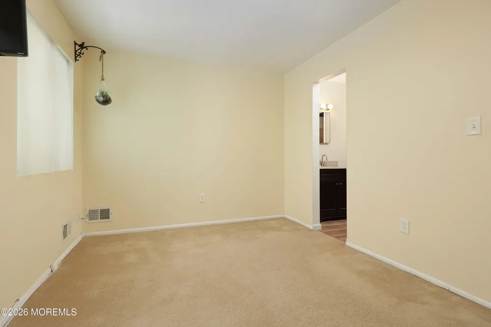 253 Clubhouse Drive Middletown, NJ 07748