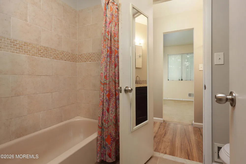 253 Clubhouse Drive Middletown, NJ 07748