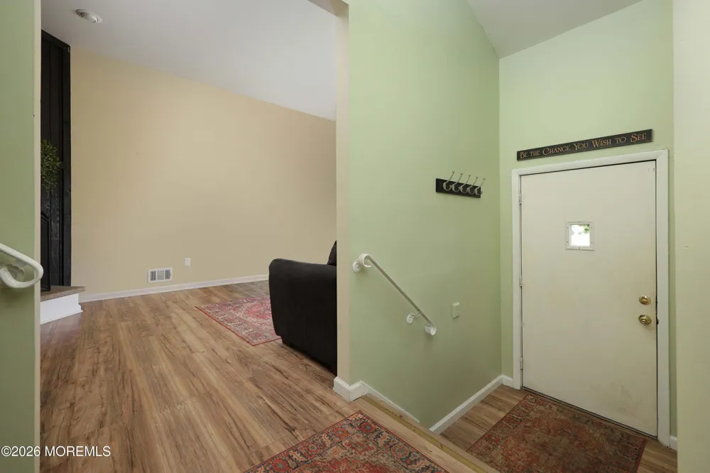 253 Clubhouse Drive Middletown, NJ 07748