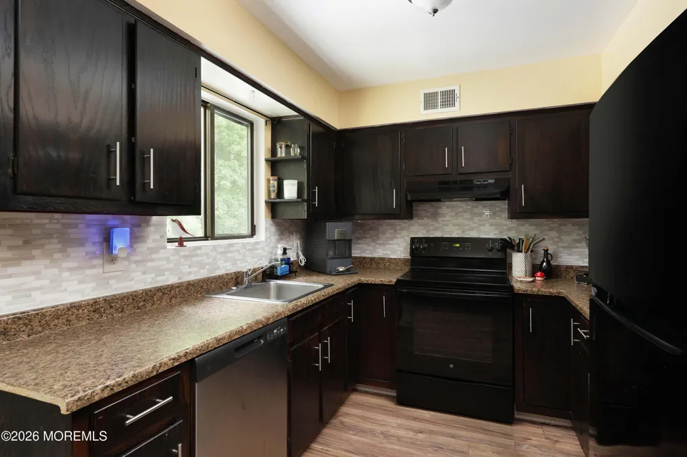 253 Clubhouse Drive Middletown, NJ 07748