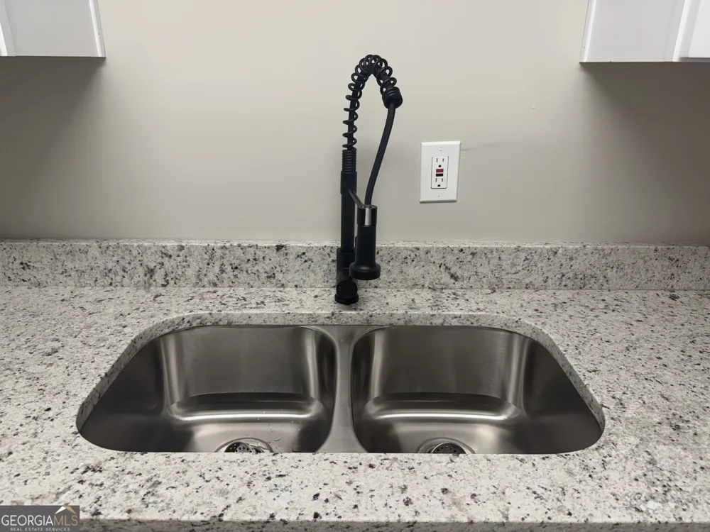 3269 Dodson DR East Point, GA 30344