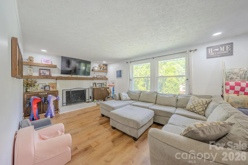 38 Ferenvilla Drive Hendersonville, NC 28791