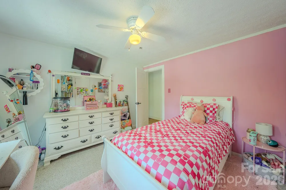38 Ferenvilla Drive Hendersonville, NC 28791