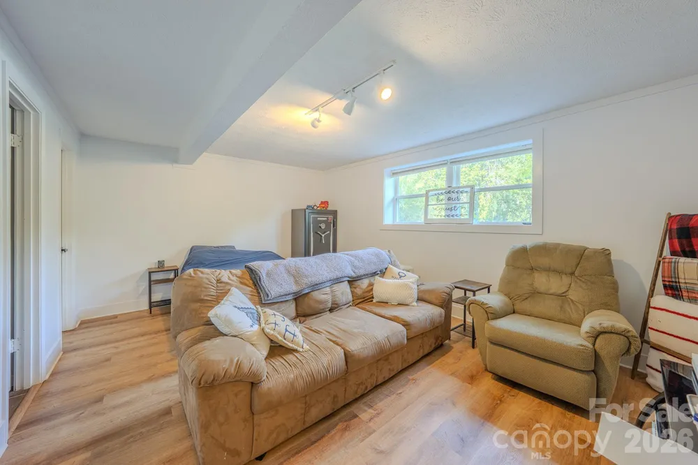 38 Ferenvilla Drive Hendersonville, NC 28791
