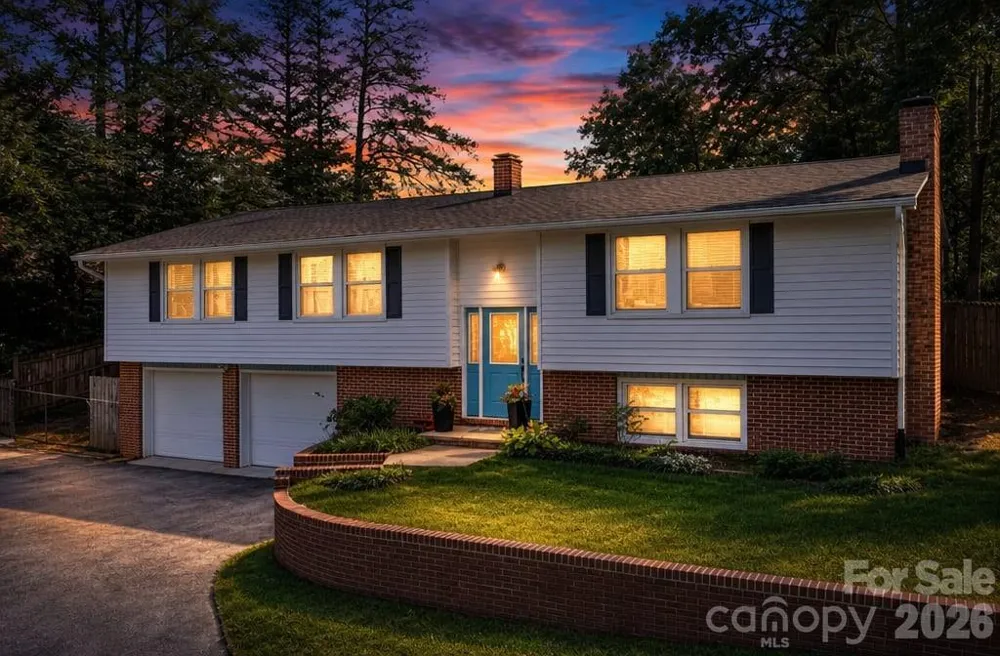 38 Ferenvilla Drive Hendersonville, NC 28791