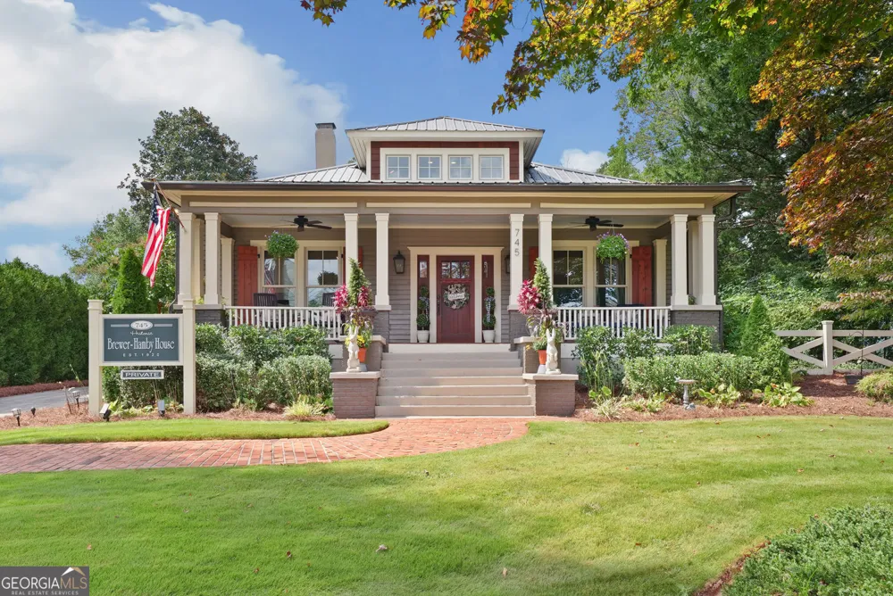 745 Washington ST Clarkesville, GA 30523