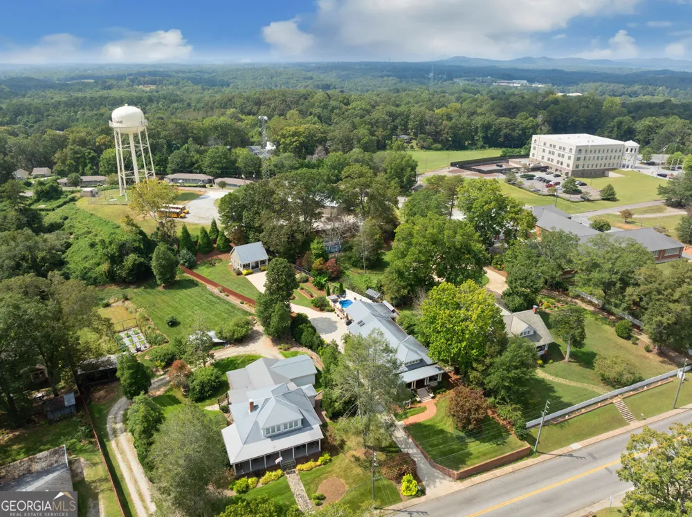 745 Washington ST Clarkesville, GA 30523