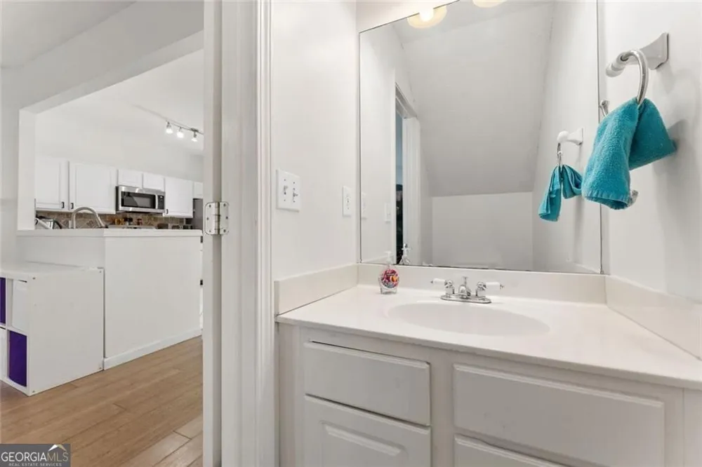 1215 Whitestone RDG Alpharetta, GA 30005