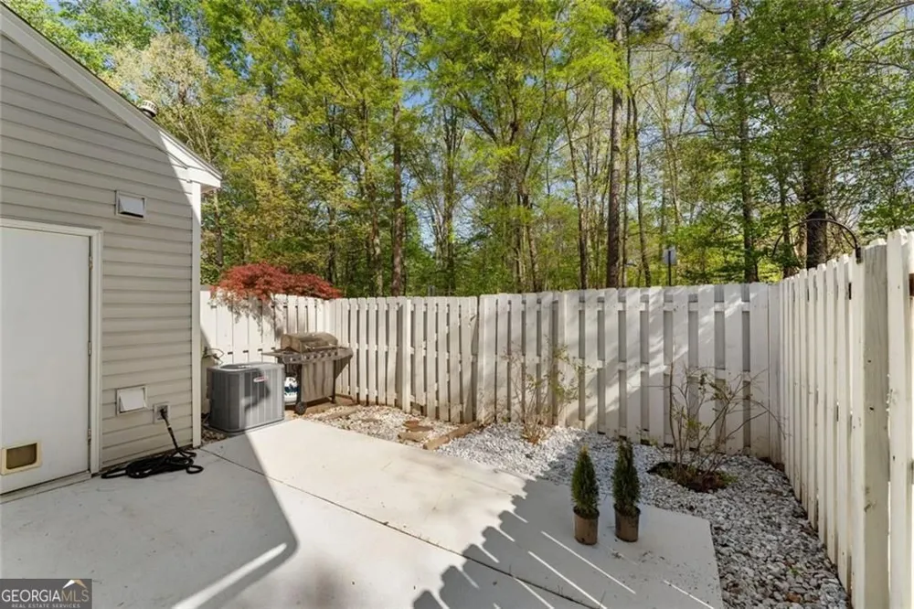 1215 Whitestone RDG Alpharetta, GA 30005