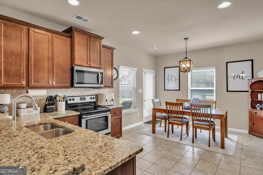 200 Amelia DR Byron, GA 31008