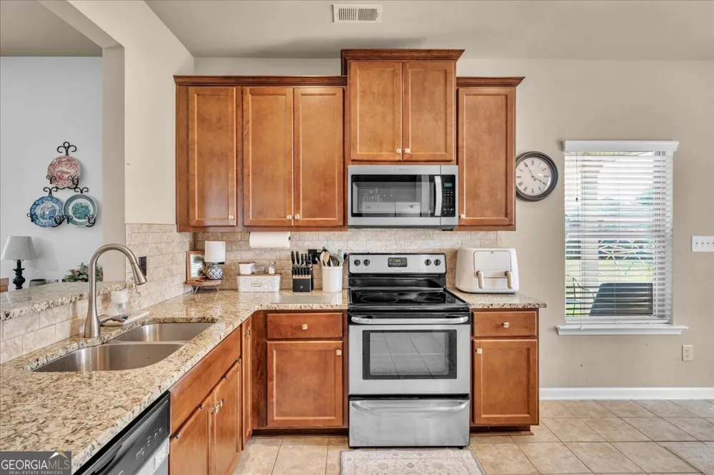 200 Amelia DR Byron, GA 31008
