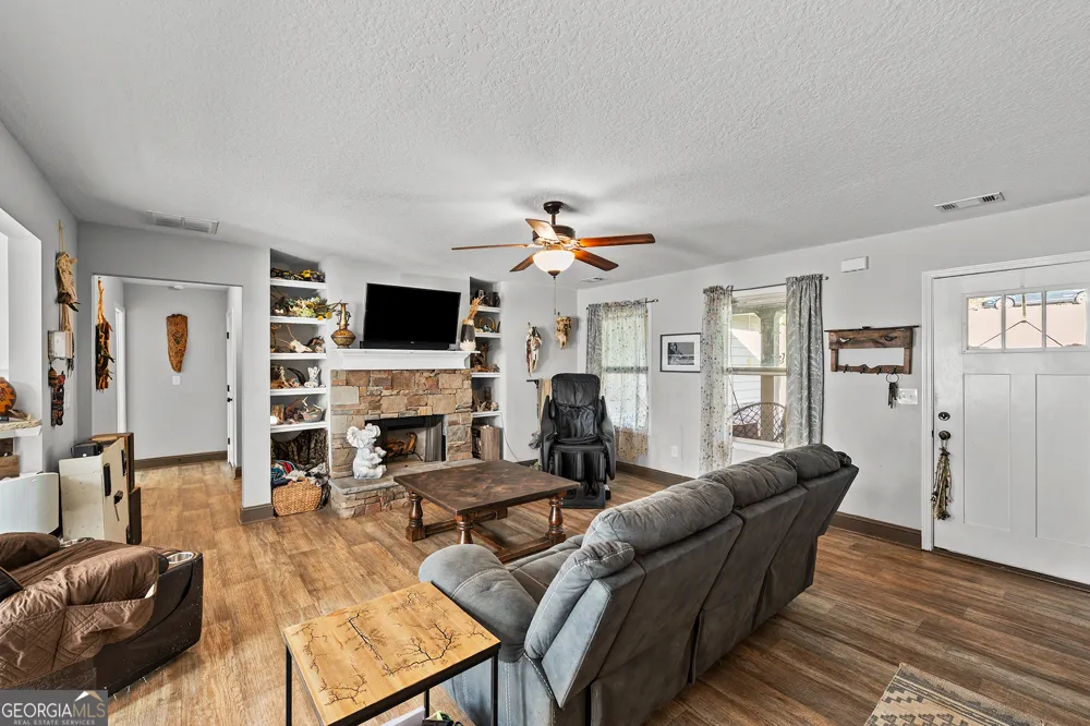 285 Mama B DR Danielsville, GA 30633