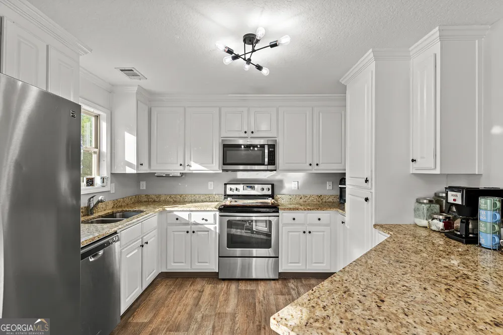 285 Mama B DR Danielsville, GA 30633
