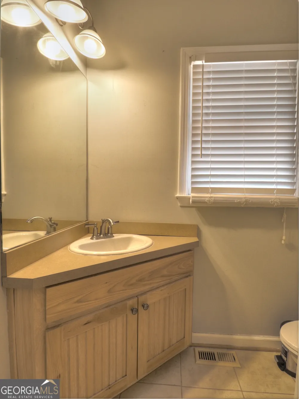172 Beacon Hill DR Cleveland, GA 30528