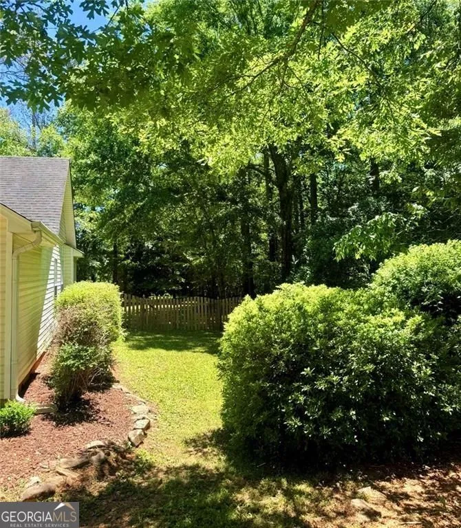176 Flagman ST Dawsonville, GA 30534