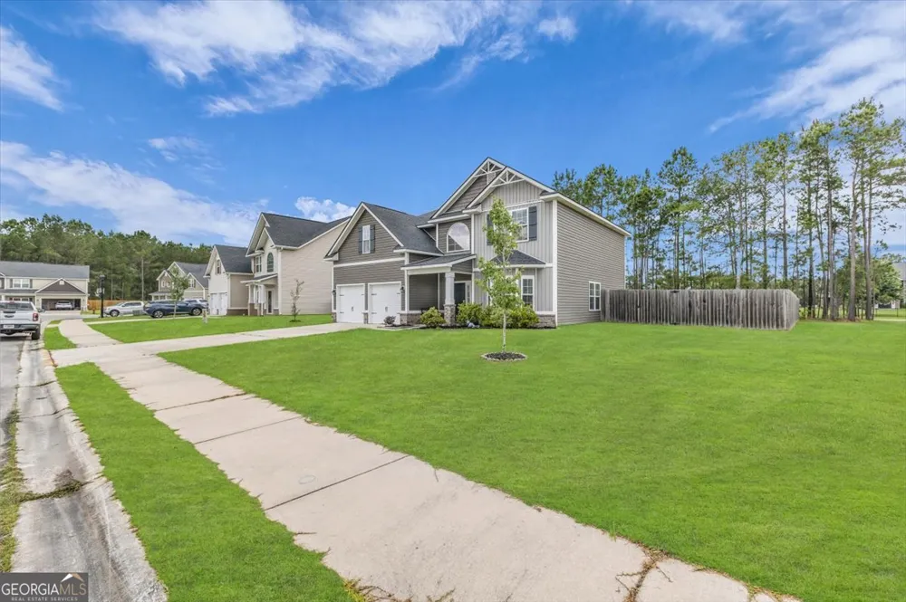 13 Blaze CIR Hinesville, GA 31313