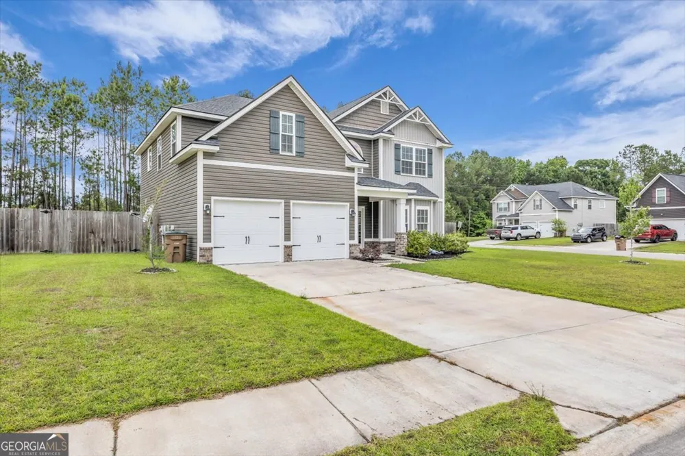 13 Blaze CIR Hinesville, GA 31313