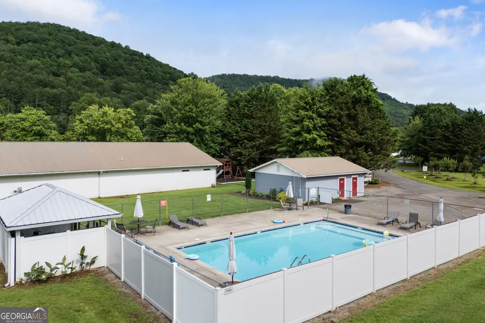 4166 Riverbank RUN Hiawassee, GA 30546