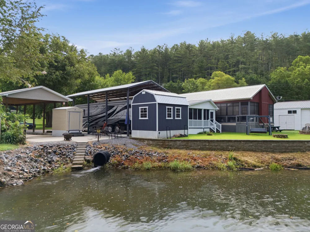 4166 Riverbank RUN Hiawassee, GA 30546