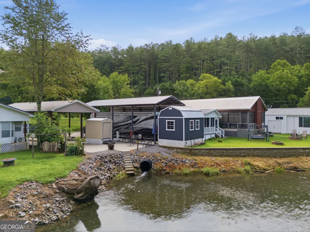 4166 Riverbank RUN Hiawassee, GA 30546