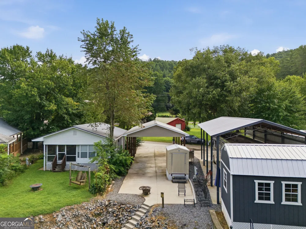 4166 Riverbank RUN Hiawassee, GA 30546