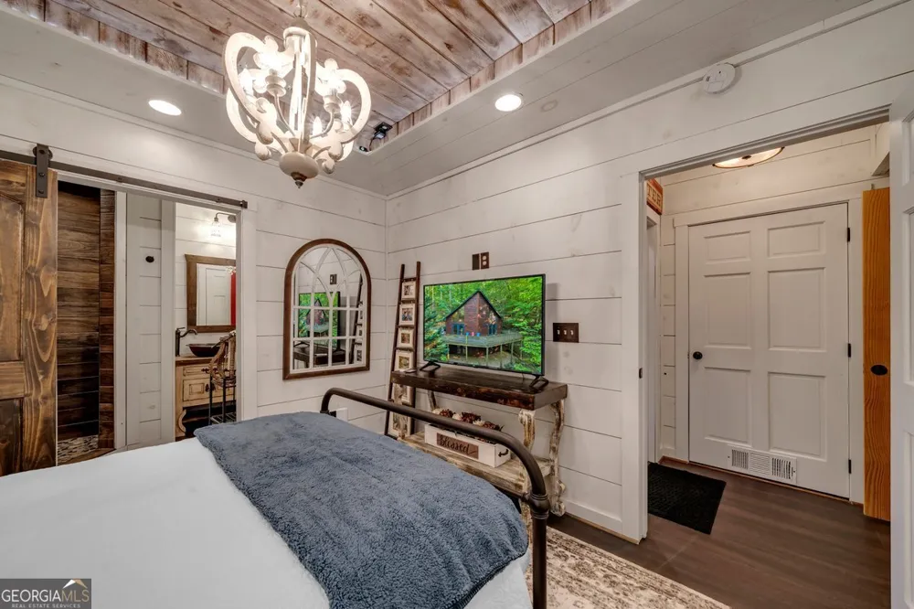 549 Sleepy Hollow RD Ellijay, GA 30536