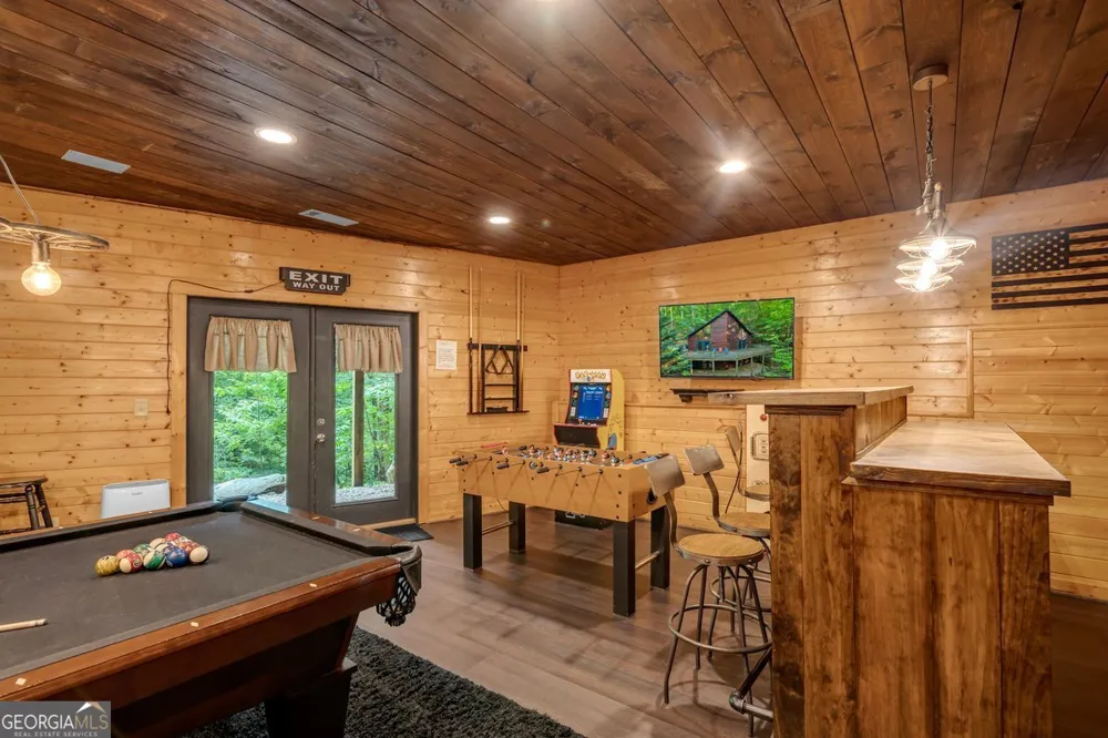 549 Sleepy Hollow RD Ellijay, GA 30536
