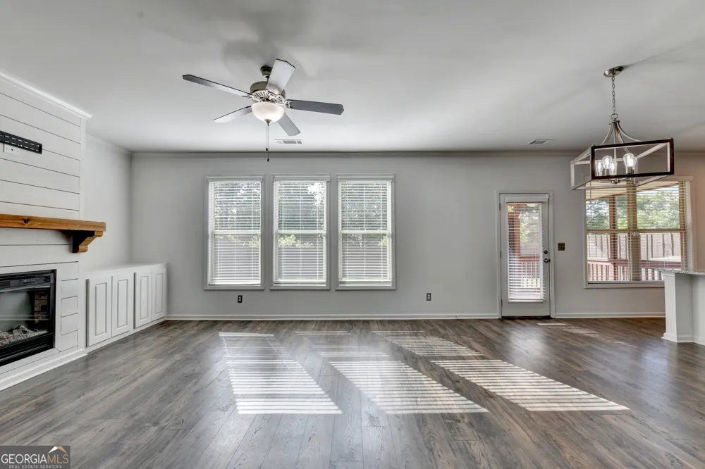 5430 Railway LN Flowery Branch, GA 30542