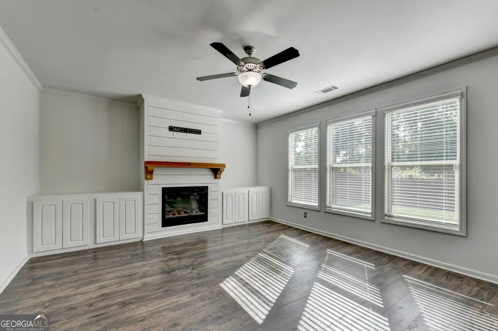 5430 Railway LN Flowery Branch, GA 30542