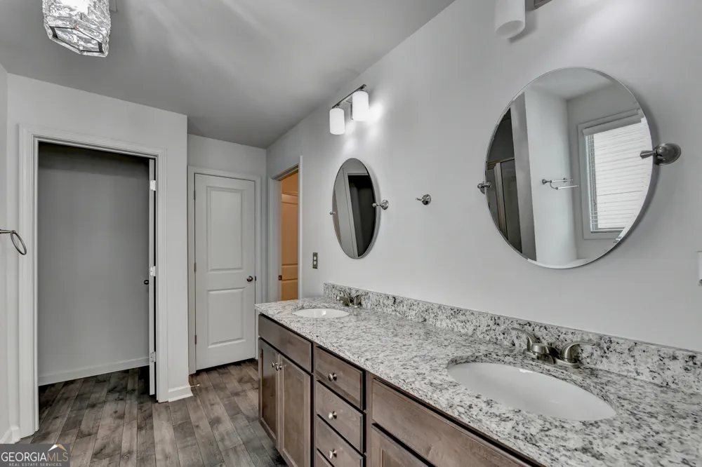 5430 Railway LN Flowery Branch, GA 30542
