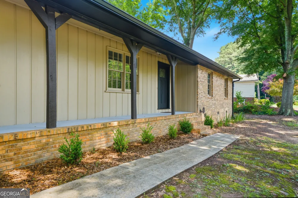 125 Childers RD Canton, GA 30115
