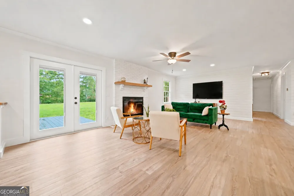 125 Childers RD Canton, GA 30115