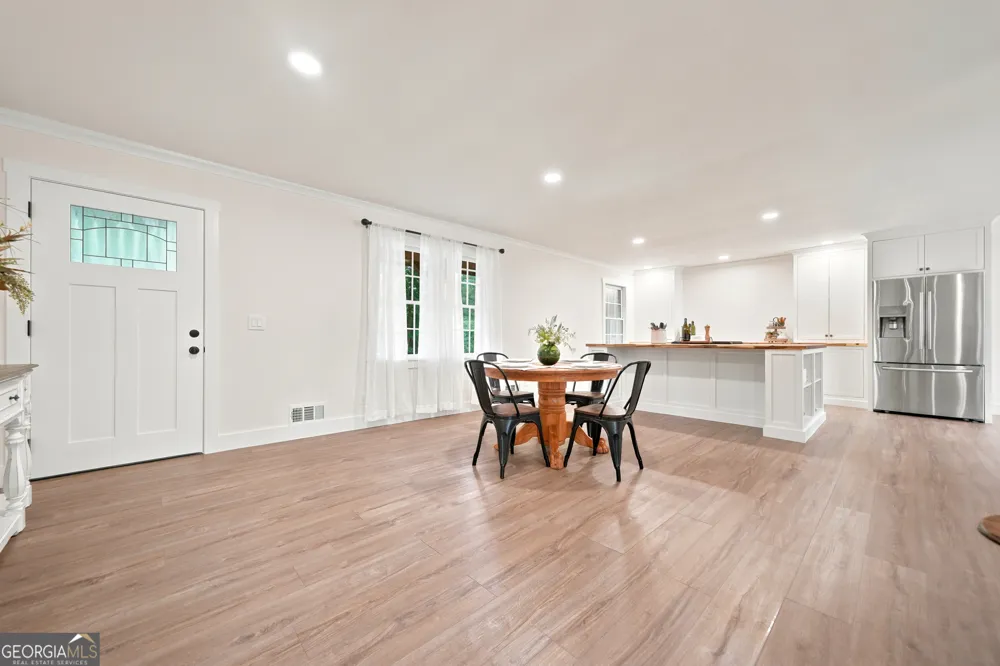 125 Childers RD Canton, GA 30115
