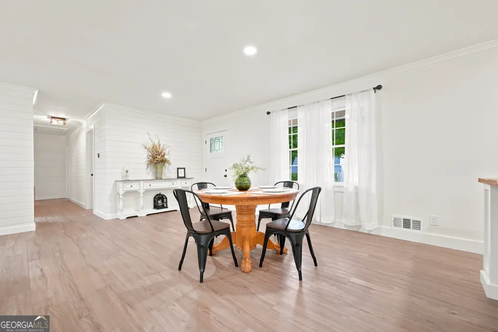 125 Childers RD Canton, GA 30115