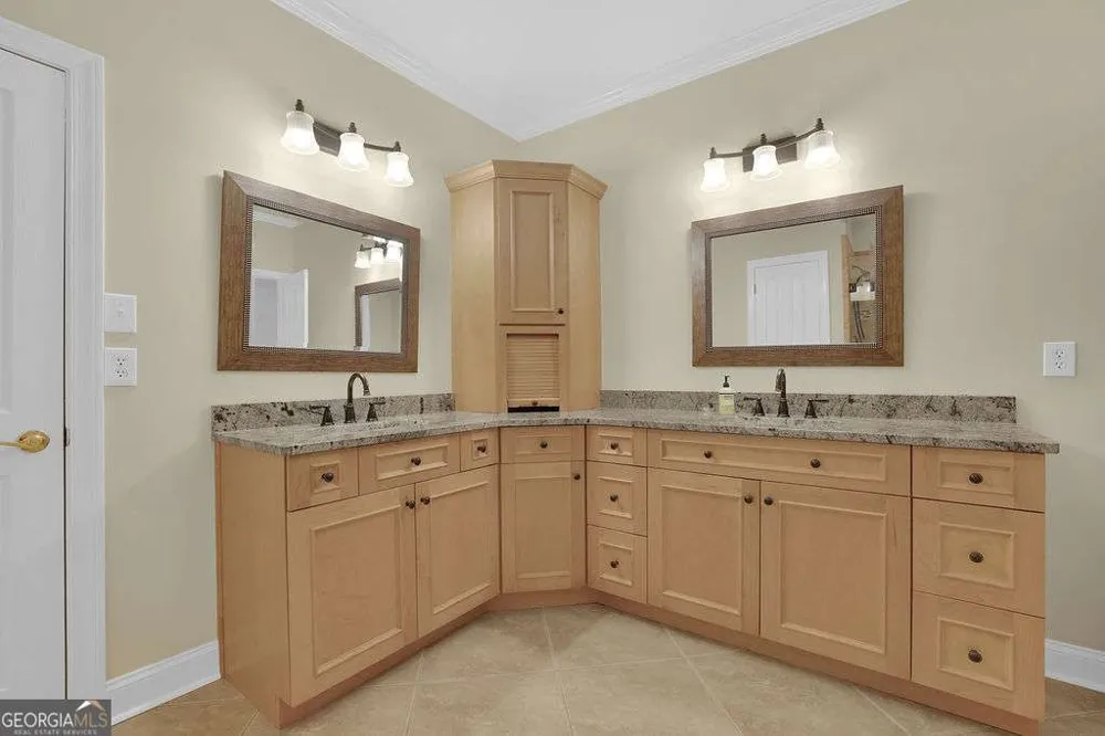 3003 Sterling CT Roswell, GA 30075