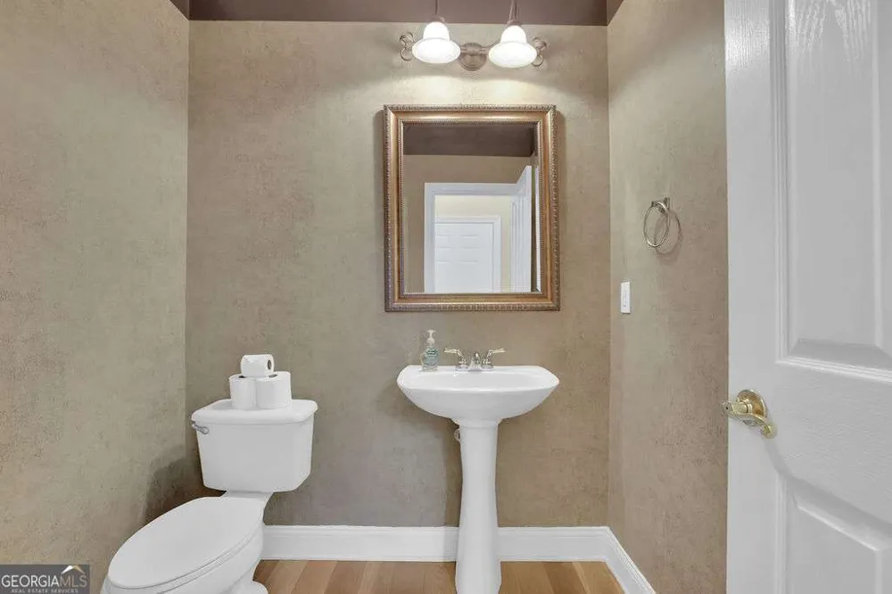 3003 Sterling CT Roswell, GA 30075