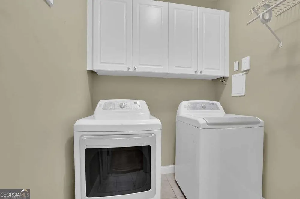 3003 Sterling CT Roswell, GA 30075