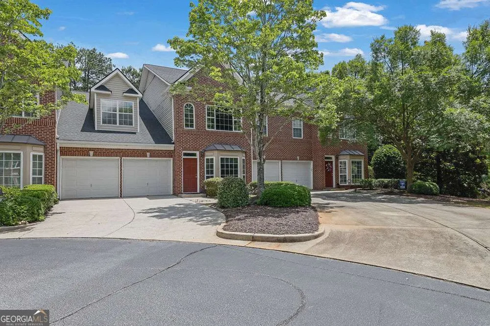 3003 Sterling CT Roswell, GA 30075