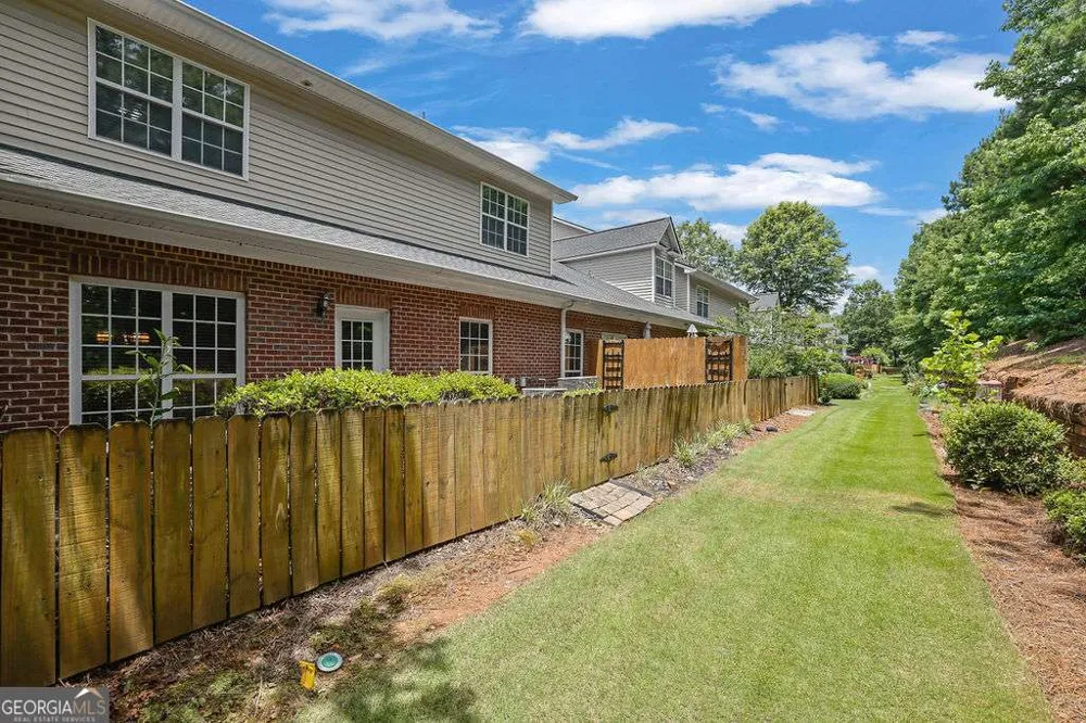 3003 Sterling CT Roswell, GA 30075