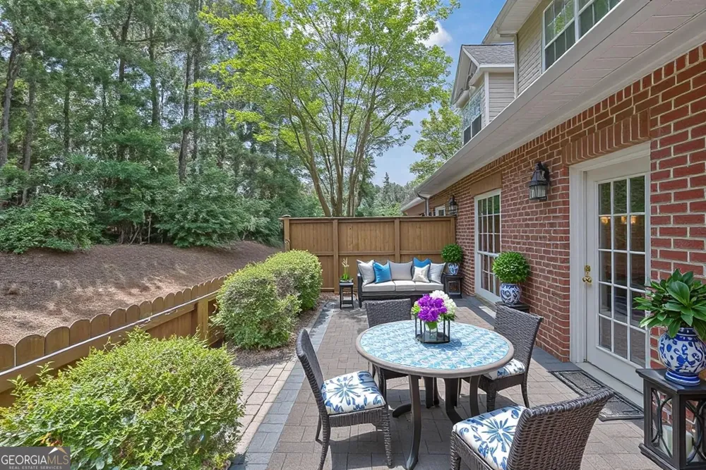 3003 Sterling CT Roswell, GA 30075