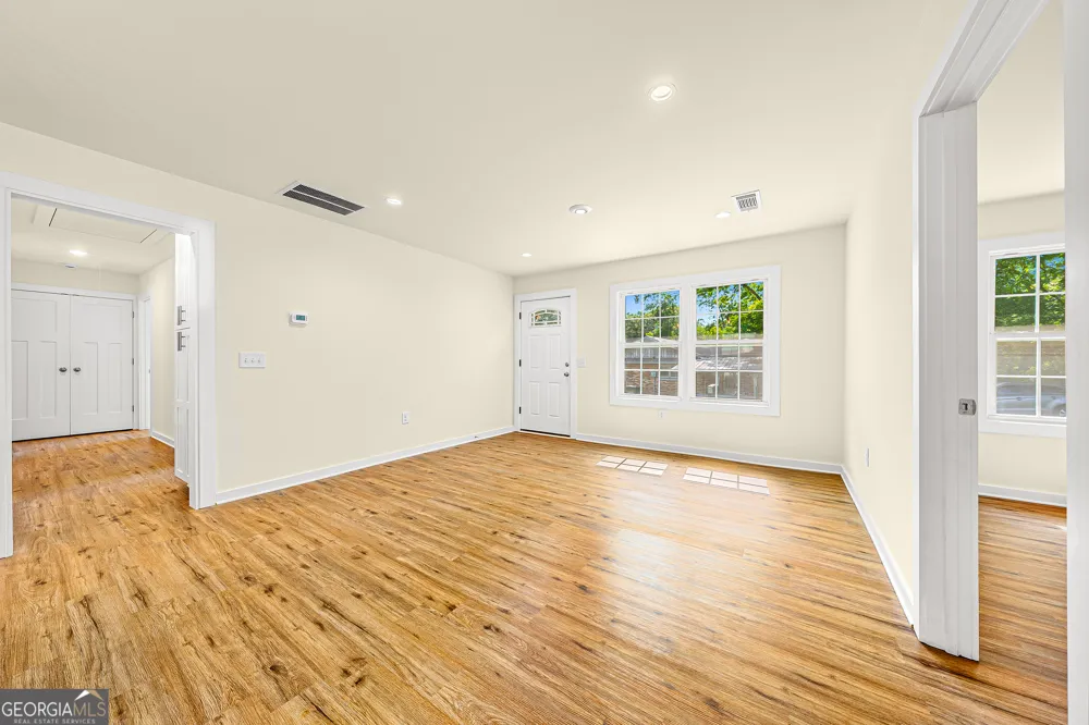 16 Elm ST Hartwell, GA 30643