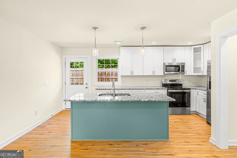 16 Elm ST Hartwell, GA 30643