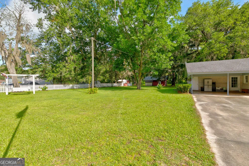 173 FISH HALL RD Brunswick, GA 31523