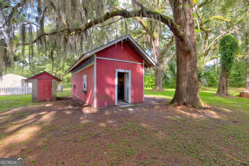 173 FISH HALL RD Brunswick, GA 31523