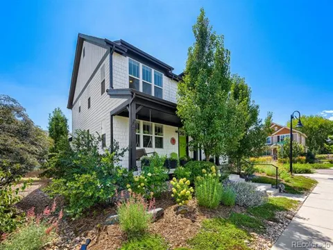 2902 Twin Lakes Circle